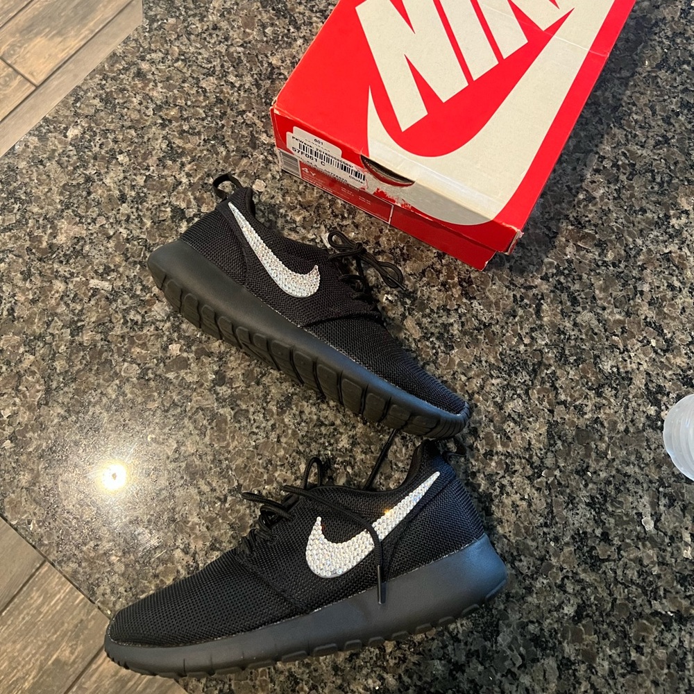Custom Nike rosche runs